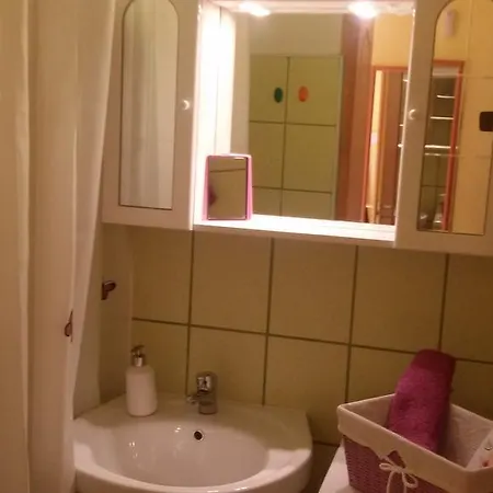 Liget Apartman דירה *